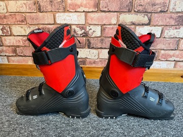 Winter sports: Head Nexo110LYT Boots