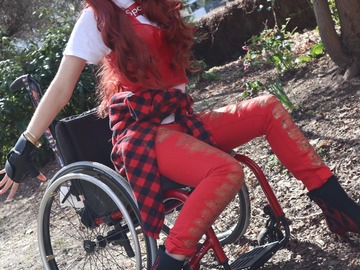 Selling with online payment: Ruby Anderson (Rainbow High)