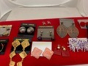 Bulk Lots: 400 pcs--Asst. Costume Jewelry--all new! $0.24 pcs!!