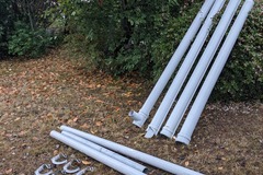 À vendre: Gouttière pvc crochets descente