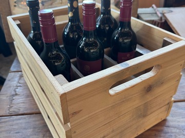 Selling: Wine crate / apple box