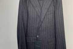 Selling with online payment: [EU] NWT Cavour charcoal chalk stripe flannel suit, size 36R