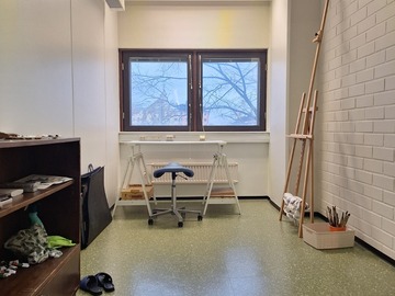 Vuokrataan: Studio/workplace in Merihaka available 1.12