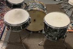 Selling with online payment: VINTAGE SLINGERLAND DRUM SET 