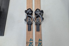 Til leie (per uke): Altai hok 145 liukulumikengät