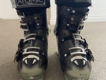 Winter sports: Almost new pair of Atomic ski boots
