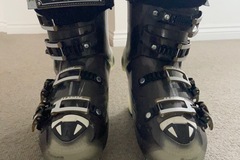 Winter sports: Almost new pair of Atomic ski boots