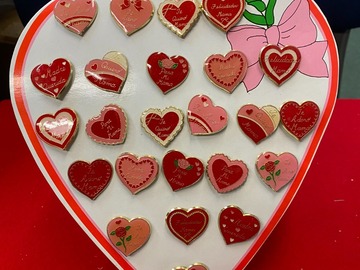 Bulk Lots: 2880 pcs-Spanish MOM Tac Pins on Display Card w/Stand-.035 pcs