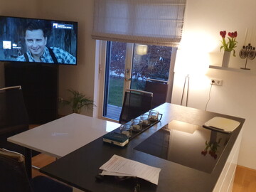 Tauschobjekt: Barrierefreie 3,5 Zimmer mit Garten gegen Haus (EFH,DH,RH)