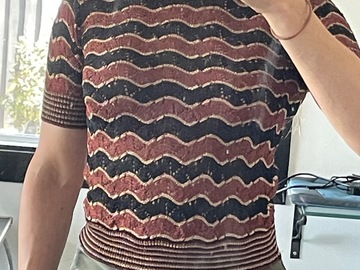 Selling: Black gold maroon knitted top