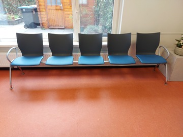 Gebruikte apparatuur: Wachtkamer stoelen