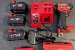 À vendre: visseuse à choc + batterie + chargeur