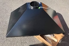 À vendre: HOTTE MUR TRAPÈZE NOIRE