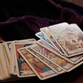 Selling: 12 Months Tarot Reading 