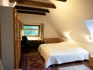 Renting out: Rental room for post graduate researcher available in Kauniainen