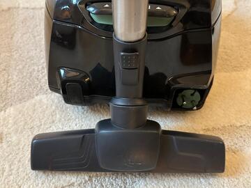 Selling: Electrolux Vacuumer 