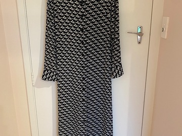 Selling: Elegant Black and White Shirtdress