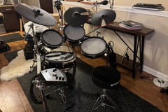 Selling with online payment: Pearl e/Merge e/Hybrid Electronic Drum Set with 22-inch Bass Drum