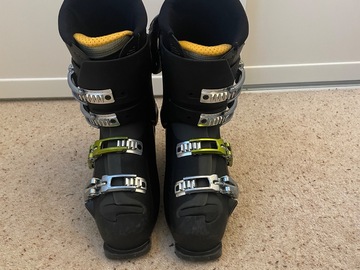 Winter sports: Salomon Men’s X Wave Ski Boots size 43/9/27.5