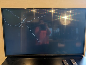 Faire offre: Télévision LG écran plat 130cms 