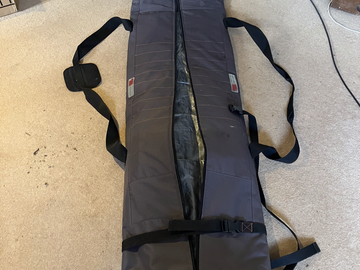 General outdoor: Snow and Rock padded ski bag with wheels
