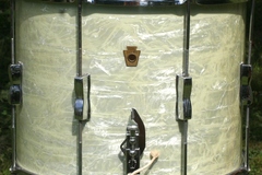 Selling with online payment: 1959-60 WFL 12x15 parade snare drum