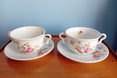Vente: 2 grandes tasses en porcelaine de Couleuvre