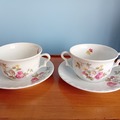 Vente: 2 grandes tasses en porcelaine de Couleuvre