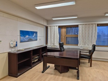 Renting out: Fiksua toimi- ja varastotilaa palveluiden sydämessä