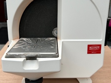 Gebruikte apparatuur: RENFERT GIPSTRIMMER