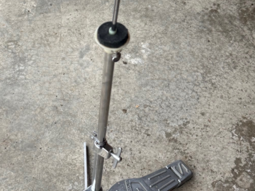 Selling with online payment: Vintage Slingerland hi Hat stand