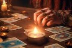 Selling: Christmas Love Reading . . .Spilled by the Tarot & Tea Leaves