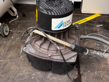 Gebruikte apparatuur: Dürr Dental VS 300 S natte afzuigunit. Bouwjaar 2002