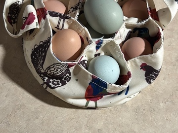 Selling with online payment: Green & Pink Fresh chicken eggs 