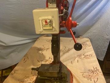 À vendre: Perceuse à colonne vintage 