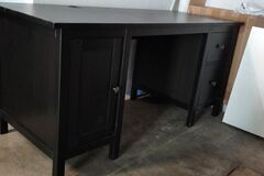 Selling: Petit bureau pour ordinateur en TBE