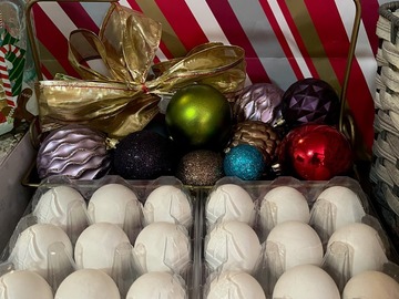 Selling with online payment: Fresh White Eggs in Elsa, Texas