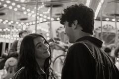 Selling: Does he wanna RECONCILE or I should MOVE ON ?