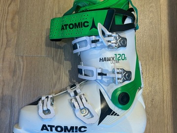 Winter sports: Ski boots. Adults. 26.5. Atomic Hawk 120s Ultra. Green/White.