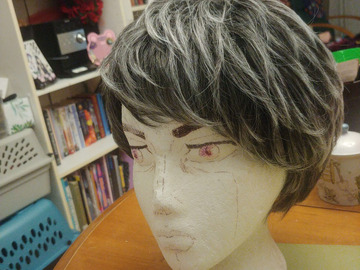Selling with online payment: Short Grey Wig