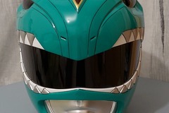Selling with online payment: Green power Ranger Helmet + Shield