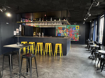 Vermietung pro halben Tag (4 Stunden): Espace polyvalent de 60 m² – RDC, lumineux