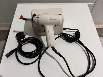 Gebruikte apparatuur: Optilux Demetron uithardingslamp