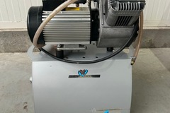 Gebruikte apparatuur: Dürr Dental Compressor 2 cilinder