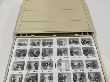 Gebruikte apparatuur: 3M Stainless steel kronen permanent molar