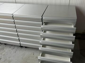 Gebruikte apparatuur: Verrijdbare kasten