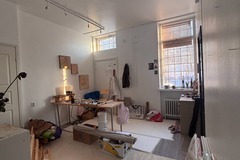 Yhteisöllinen työtila: Pieni työtila jaetulta studiolta 