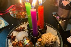 Selling: Get this reading to make him think of you instantly