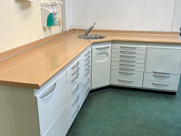 Gebruikte apparatuur: Volledig behandelmeubel