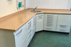 Gebruikte apparatuur: Volledig behandelmeubel